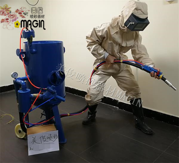 One-piece sandblasting suit