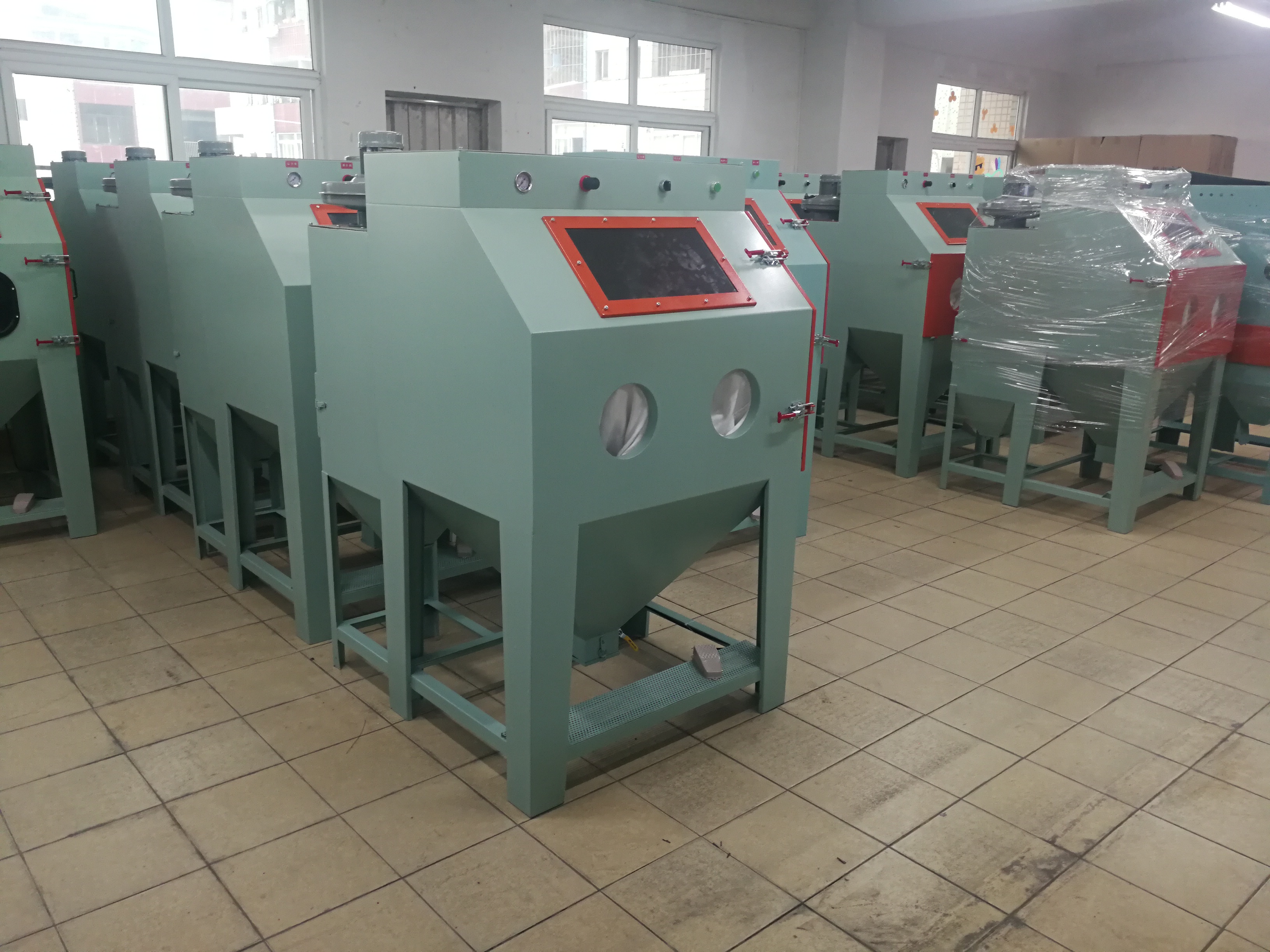 box sandblaster, Manual sandblasting machine, environmental protection sandblasting machine