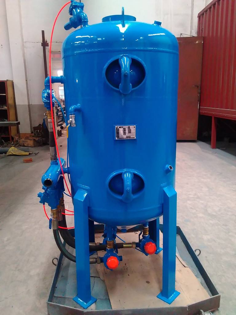 Pressure sand blasting machine rust removal sand blasting machine open sand blasting machine oxide layer cleaning